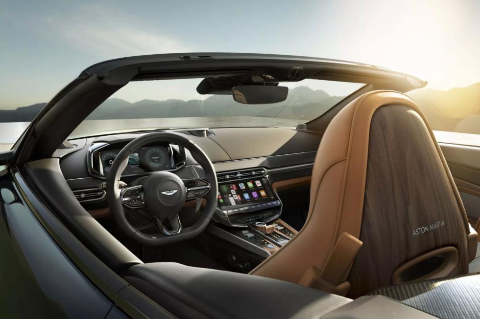 Aston Martin: 60 χρόνια Volante με δύο εντυπωσιακές DB12 και Vanquish
